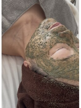 private salon Le'aの写真/毛穴の黒ずみ・詰まり・開きをケアして、つるんとした陶器のような質感へ！トータル改善☆