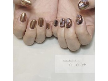 ニコ(nico+)/左右非対称ネイル