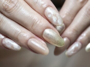 ミーナネイル(miinanail)/透け感シェルネイル