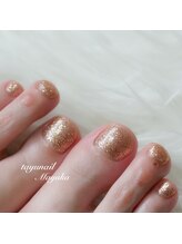 たゆ ネイル(たゆnail)/ゴールドキラキラフットネイル