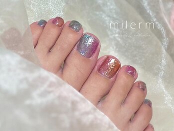 キラキラカラーフットネイル