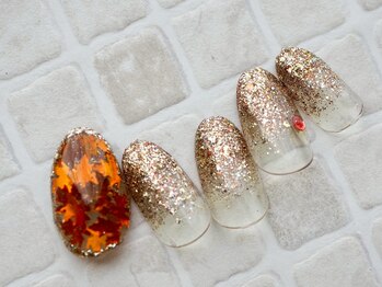 秋色ゴールドリーフネイル