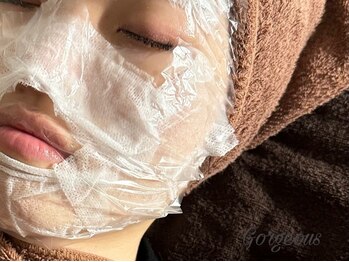 ゴージャス ネイル アンド スクール(Gorgeous)の写真/毛穴の開きや汚れ、肌の乾燥などお客様のあらゆるお悩みに効果的！指先もお肌も同時にキレイに♪