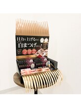 ティーラ(TiLLA)/まつ毛美容液【エグータム】