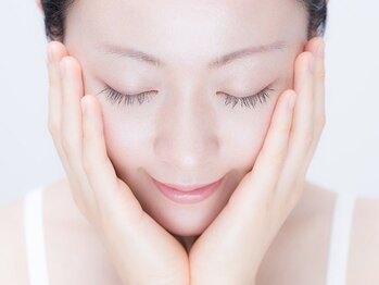 セレブヒルズ 札幌本店(Celeb Hill's)の写真/肌をワントーン明るく白く透き通る美肌へ！うる艶肌・素肌美実感！極潤生コラーゲン¥12100→¥5500
