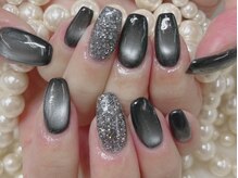 ハニービービー(Honey Bee Bee)/ブラックマグネイル