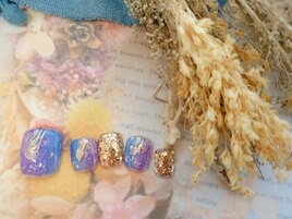 ほんのりきらきら覗きネイル