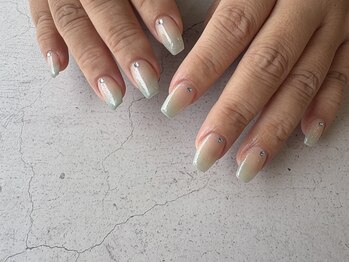 プラス サード(Plus 3rd)/グラデーションネイル marina.a