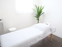 Salon de Lunoaの雰囲気（白とグレーを基調とした清潔感溢れるお部屋でお過ごし下さい。）