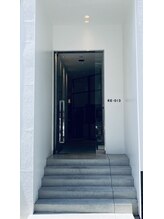 エイチ 淀屋橋店(H)/建物入口