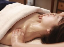 リトリコ アロマ(ritorico_aroma)/デコルテ～首肩