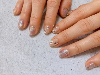 ネイルルーム リルシー(Nail room Rellsea)の写真/《ずっと通えるサロン》をお探しの方、１度Rellseaにご来店くださいませ。デザインサンプルも多数ご用意◎