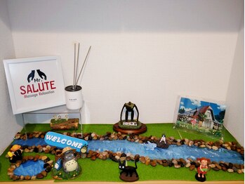 サルーテ 都立大学(SALUTE)/入口は可愛いキャラがお出迎え☆