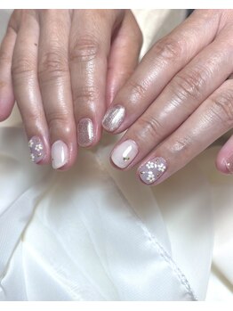 レプティーネイル(Les petite nail)の写真/オフィスネイル～上品ネイルまで大人女性にピッタリ！フォルムの美しさにこだわった理想NAILを。