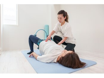 レニコ 三宮店(renico)/整体×ピラティスで猫背改善