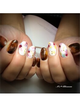 ネイルサロンアンドスクールエムズブロッサム(Nailsalon & school M's Blossom)/ジェルアートやり放題コース
