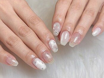 ラズワルド(Lazward)/ホワイト＊雪ネイル