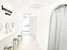 ロレインブロウ 上大岡駅前店