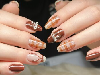 リノネイル(Lino Nail)/チェックネイル