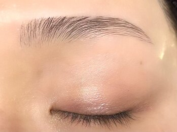 アブニール 柏東口店(AVENIR)の写真/【骨格似合わせ☆アイブロウWAX+メイク仕上げ￥5170】美眉のプロがあなた骨格と雰囲気にぴったりな形に♪