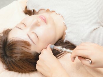 ジタ整体院の写真/【肌質改善&小顔が叶うサロン！】ハンド施術と合わせてEMS・ラジオ波で最短小顔を叶える☆肌質改善にも◎