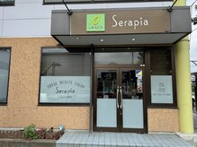 セラピアの雰囲気（店舗前に駐車場5台完備！お車でも気軽にご来店いただけます。）