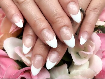 プラハネイル(+HER 美甲)/定番フレンチ