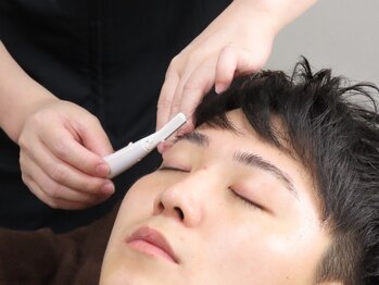 アモール 丸亀店(Amor)の写真/可愛くなりたい/かっこよくなりたい方必見！理想の美眉をご提案♪眉毛を整えるだけで印象が格段にUP★