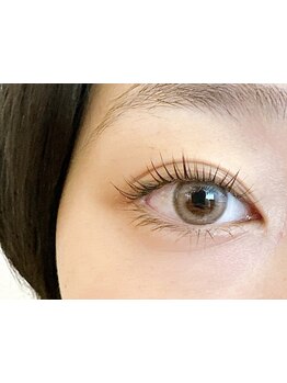 ナチュラル上品な目元にしたい