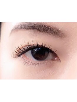 ナチュラル上品な目元にしたい