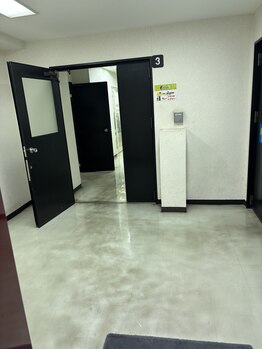 ほぐせる スター鍼灸接骨整体院 竹ノ塚 竹ノ塚東口駅前店/エレベーターホールです！