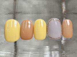 シンプル囲みパーツネイル7500円