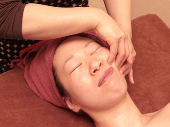 エステティックサロン 唯一 富田林店/施術中