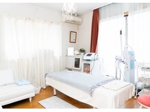 完全個室のプライベートサロン。ゆったりお過ごしいただけます。