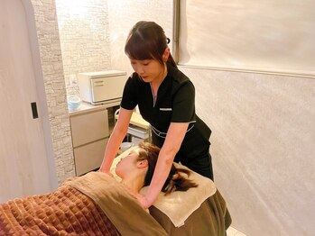 ココル(COCORU)/頭の周りをほぐしてからの施術