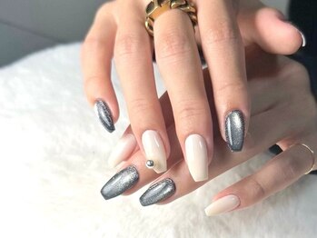 ナツネイル(natsu'nail)の写真/大人気定額コースは最旬トレンドを落とし込んだアートが魅力◎嬉しい初回オフ込み♪初めての方にもおすすめ