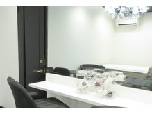 モンドドットエヌ(Mondo.M)の雰囲気（マツエク後のメイクスペース/アイロン等はご自由に♪）