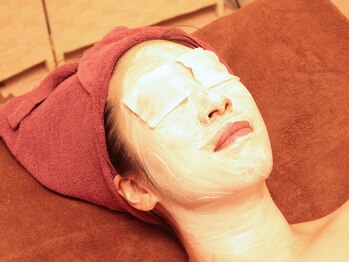 エステティックサロン 唯一 富田林店/施術中