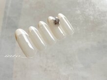 ネイルサロン イントゥ(into_)/フレンチ　ホワイト　ビジュー