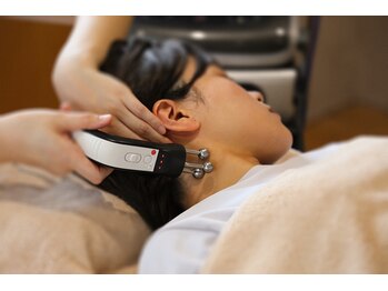 ザ メディ(The MEDI)の写真/長時間のデスクワークやスマホでつらい肩・首の重さ、そのまま我慢していませんか?