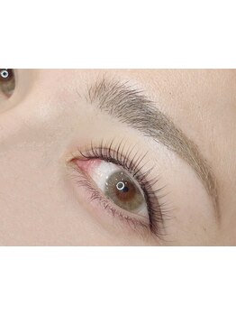 ナチュラル上品な目元にしたい