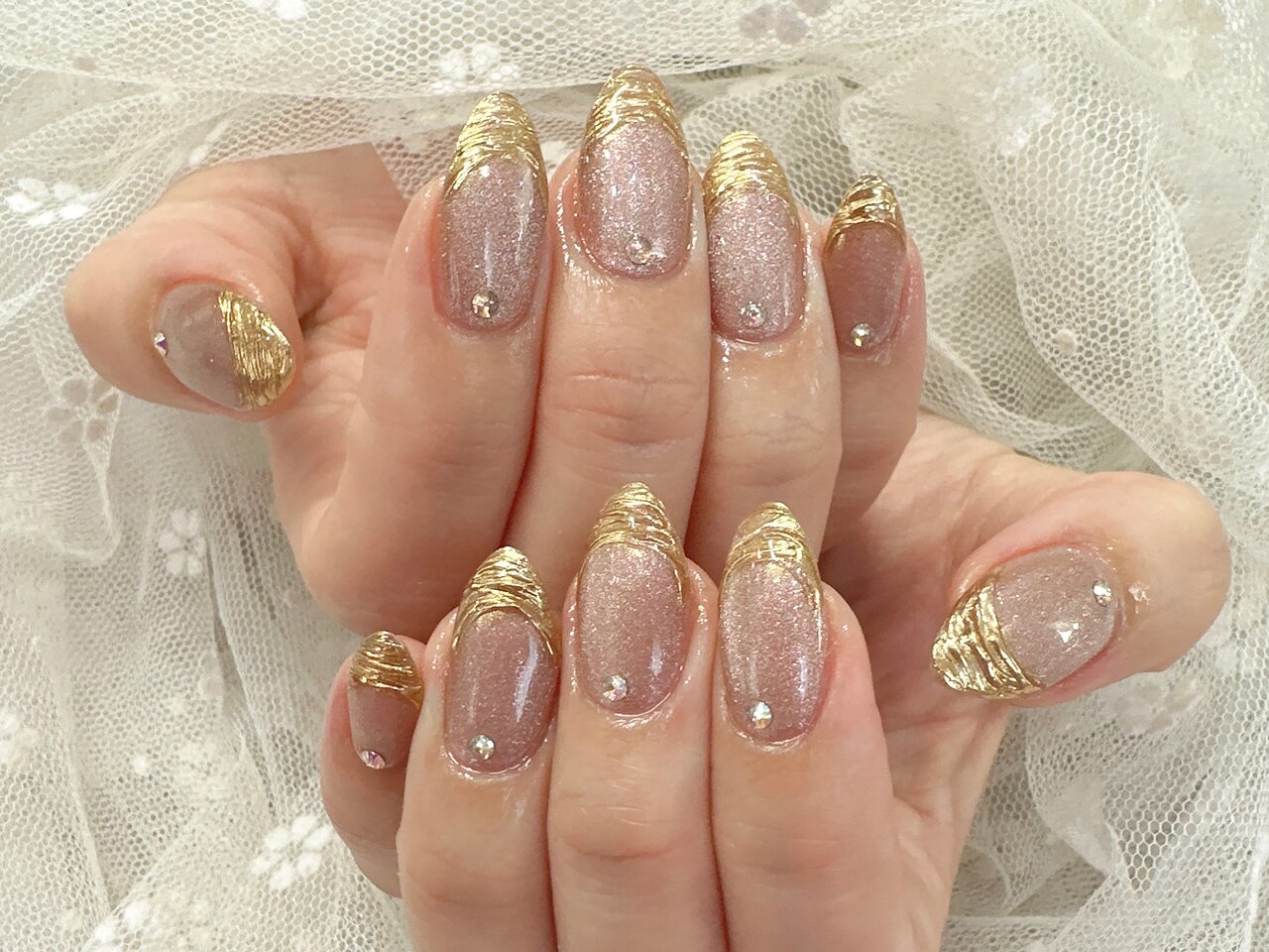 2026年冬トレンド】ミラーフレンチのネイルデザイン集｜人気順