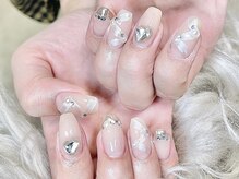 グランスネイル(glance nail)の雰囲気(やり放題コースは、パーツ300種類以上、埋め尽くしもできます)