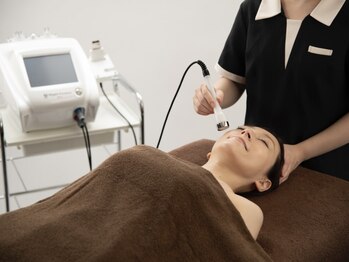 サロン ド ブルーローズ(salon de blue rose)の写真/ハイパーナイフシリーズから新メニュー登場♪生コラーゲン・ヒアルロン酸を深層部まで浸透させて美肌に♪