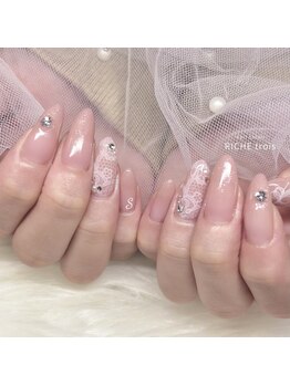 リッシュ トロワ(RICHE trois)/ガーリーレースネイル