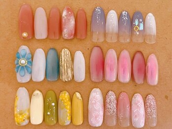 ネイルサロンアンドジュエリー アリュール(ALLURE)の写真/シンプル系～華やか系までデザイン豊富☆嬉しい《持ち込みOK》なので、自分だけのお気に入りの指先が叶う♪