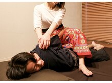 マシェリ 浦安駅前店(MA CHeRiE.)/三角筋のタイ古式ストレッチ