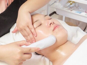 クイーン(Queen)/たるみ改善フェイシャル