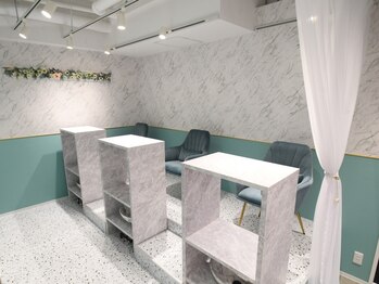 マリリス(Mariris)の写真/≪24時間営業/ネイルシェアサロンが心斎橋にOPEN》日常を彩る思わず眺めたくなるネイルをお楽しみ下さい!