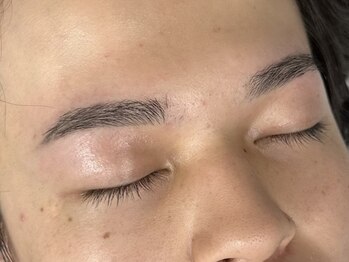 ネイルビューティー アンドエム(Nail Beauty & M)の写真/【男性のお客様も多数ご来店♪】清潔感UPで第一印象◎生え癖や左右差等のお悩みもお任せ下さい！